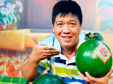 Đạo diễn Huỳnh Tấn Phát. Đạo diễn Huỳnh Tấn Phát.
