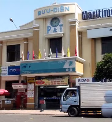 Bưu điện Trung tâm Chợ Lớn.