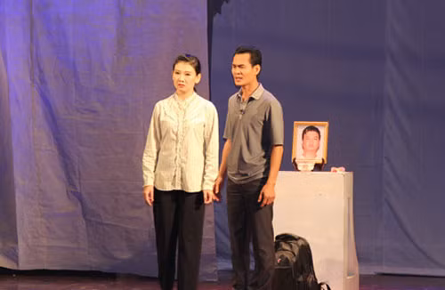NSƯT Mỹ Uyên trong vở “Phía sau tội ác”.