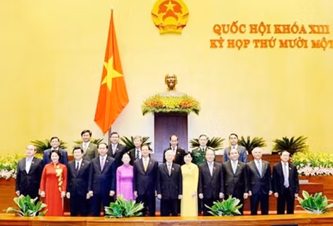 Lãnh đạo Đảng, Nhà nước chụp ảnh lưu niệm với các đại biểu Quốc hội.