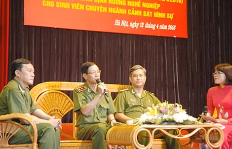 Trung tướng Phan Văn Vĩnh chia sẻ những kỷ niệm khó quên trong nghề binh nghiệp.