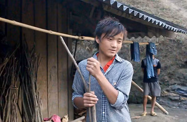 Vợ chồng Hoàng Thị Mình, Vương Văn Gia và các con.