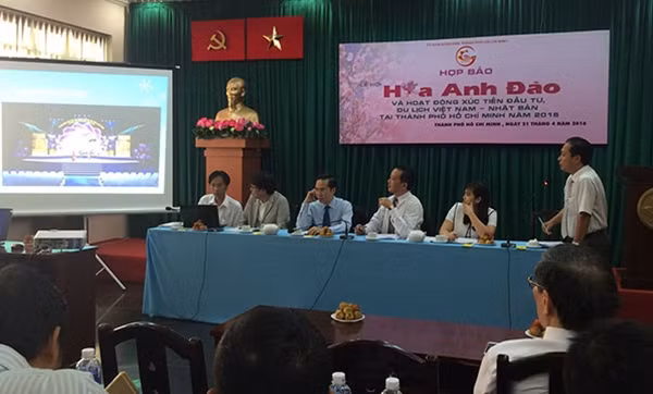 Ban tổ chức họp báo công bố lễ hội hoa anh đào tại TP Hồ Chí Minh.
