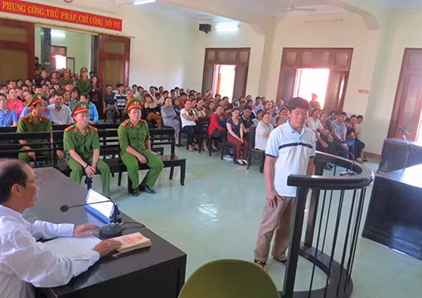 Bị cáo Trần Văn Phưởng tại phiên xử sơ thẩm.