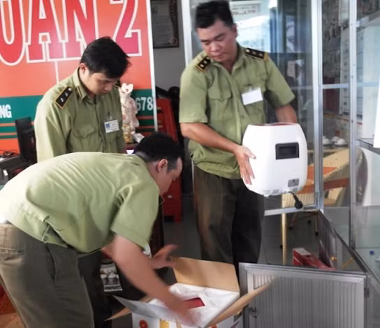 Một cơ sở kinh doanh đa cấp vi phạm, bị ngành chức năng Vĩnh Long kiểm tra xử lý.
