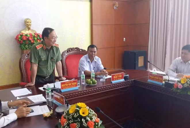 Thứ trưởng Nguyễn Văn Thành phát biểu tại buổi làm việc với Tỉnh ủy tỉnh Đắk Lắk