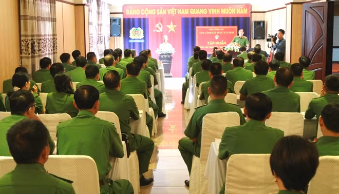 Quang cảnh buổi tập huấn