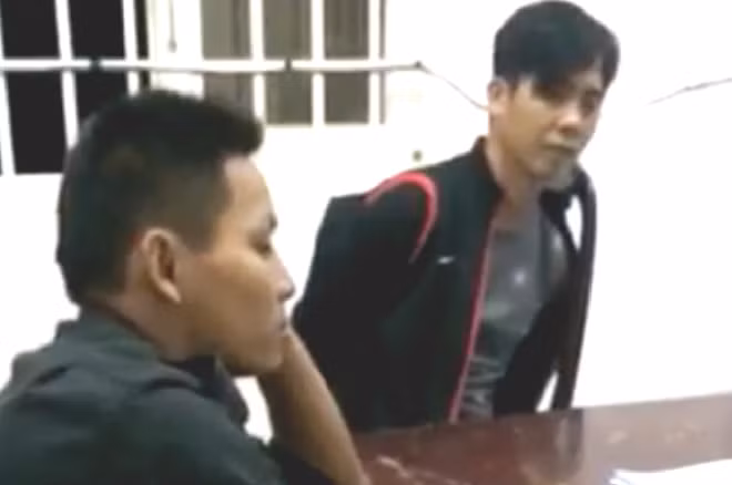 Đối tượng Hoa (phải) tại cơ quan điều tra