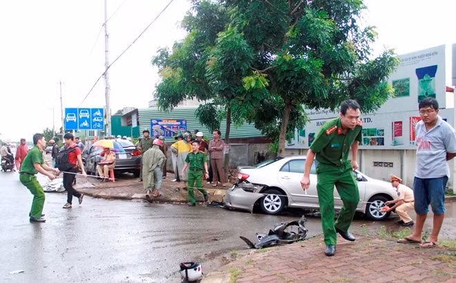 Lực lượng Công an tiến hành điều tra, làm rõ vụ tai nạn