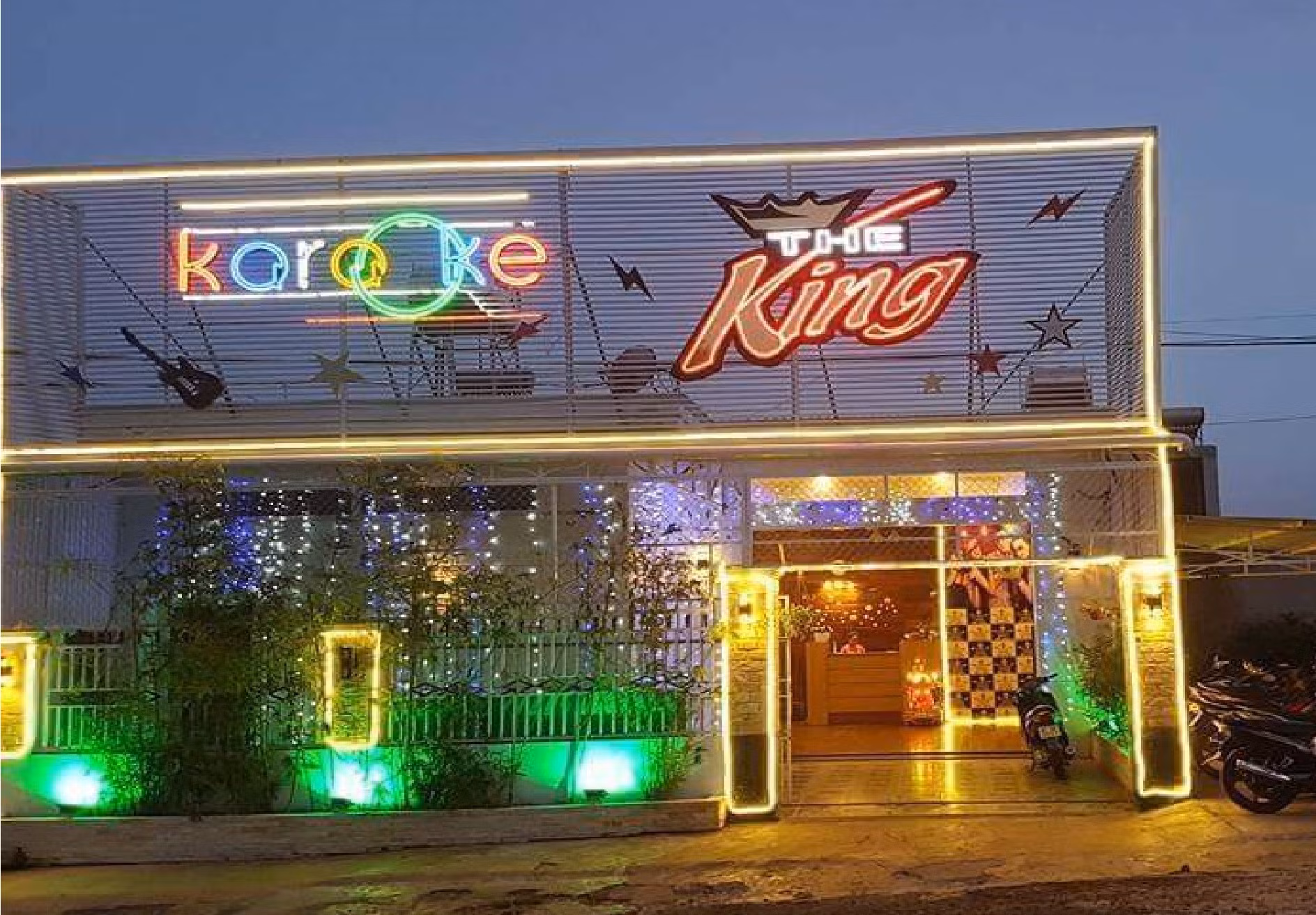 Mâu thuẫn trong quán karaoke, nam sinh lớp 11 bị đâm tử vong