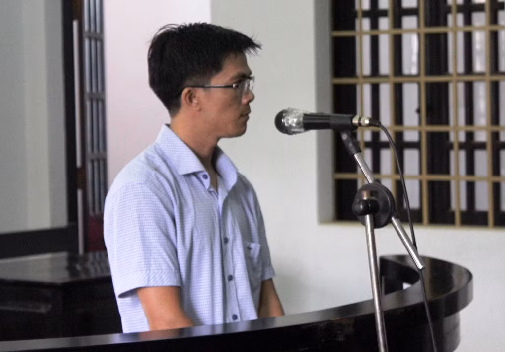 Nữ nhân viên bệnh viện lừa chạy việc, chiếm đoạt tiền của 102 người ảnh 4