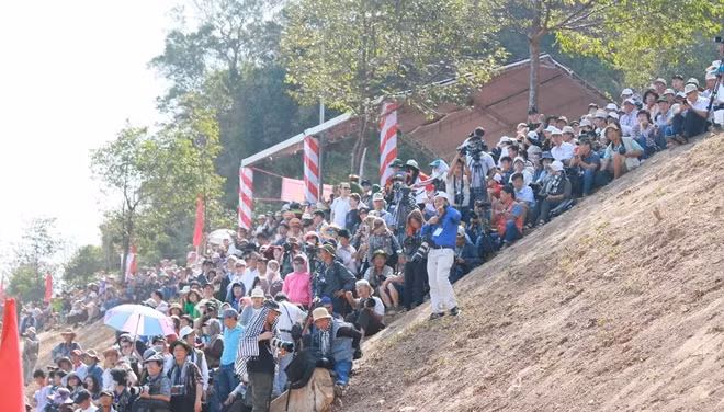 Hội thi đã thu hút hàng ngàn du khách trong và ngoài nước