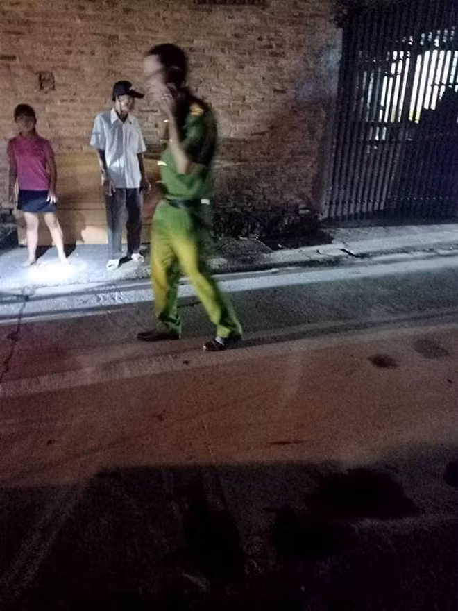 Cơ quan Công an có mặt điều tra nguyên nhân. Cơ quan Công an có mặt điều tra nguyên nhân.