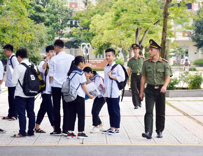 Phổ điểm môn Toán sẽ tập trung vào quãng từ 6-8 điểm ảnh 4