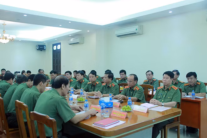 Thứ trưởng Bùi Văn Nam và các đại biểu dự Lễ ký Quy chế Thứ trưởng Bùi Văn Nam và các đại biểu dự Lễ ký Quy chế