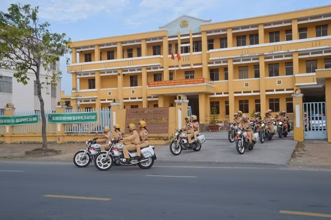 Công an tỉnh Sóc Trăng ra quân cao điểm bảo đảm ANTT, TTATGT dịp cuối năm.