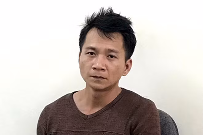 Nghi phạm bị bắt đầu tiên Vương Văn Hùng. Nghi phạm bị bắt đầu tiên Vương Văn Hùng.