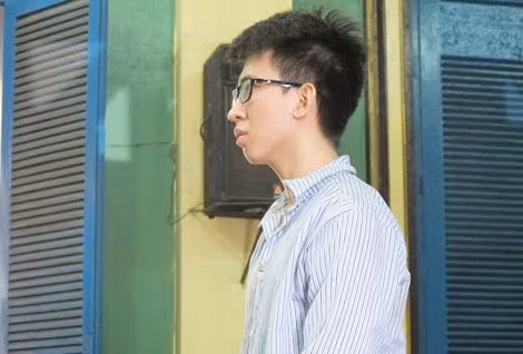 Bị cáo Dũng đang nghe tuyên án