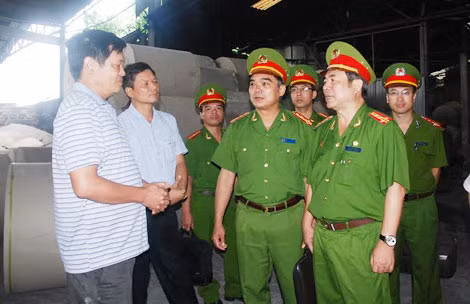 Đoàn công tác kiểm tra công tác PCCC tại cụm công nghiệp Phong Khê.