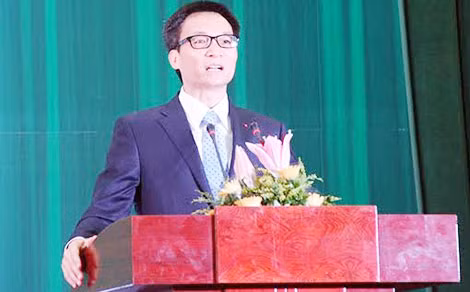 Phó Thủ tướng Vũ Đức Đam chia sẻ nhiều thông điệp sâu sắc với các sinh viên trường ĐH Khoa học Xã hội và Nhân văn trong lễ khai giảng.