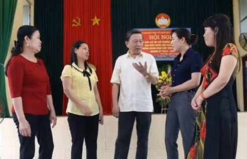 Bộ trưởng Tô Lâm tiếp xúc cử tri hai xã, phường thuộc tỉnh Bắc Ninh.