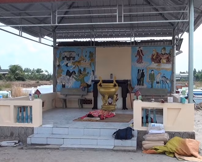 Hiện trường nơi phát hiện người đàn ông chết không rõ nguyên nhân.