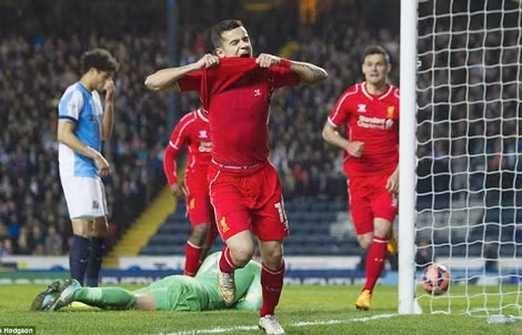 Philippe Coutinho vui mừng sau pha lập công vào phút 70 (Ảnh – Dailymail.com).