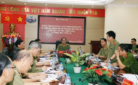 Trung tướng Phạm Quang Cử, Phó Tổng cục trưởng Tổng cục Hậu cần- Kỹ thuật phát biểu tại buổi làm việc.