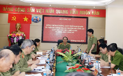 Thượng tướng, PGS.TS Bùi Văn Nam, Ủy viên Trung ương Đảng, Thứ trưởng Bộ Công an phát biểu tại buổi làm việc.