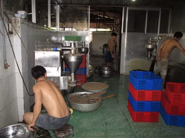 Những qui trình chế biến bò viên đáng sợ.