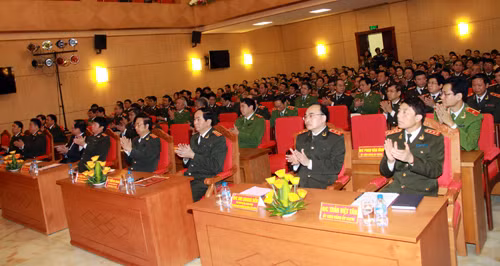 Đại tướng Trần Đại Quang, Ủy viên Bộ Chính trị, Bí thư Đảng ủy Công an Trung ương, Bộ trưởng Bộ Công an và các đại biểu dự Hội nghị. Ảnh: Công Gôn.