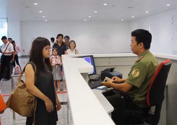 Đồn Công an Cửa khẩu sân bay quốc tế Nội Bài đảm bảo thực hiện nhiệm vụ đúng quy định xuất nhập cảnh.