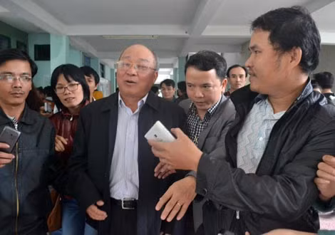 Ông Nguyễn Quốc Triệu, Trưởng Ban Bảo vệ chăm sóc sức khỏe cán bộ Trung ương trả lời về kết quả hội chẩn sức khỏe của ông Nguyễn Bá Thanh. Ông Nguyễn Quốc Triệu, Trưởng Ban Bảo vệ chăm sóc sức khỏe cán bộ Trung ương trả lời về kết quả hội chẩn sức khỏe của ông Nguyễn Bá Thanh.