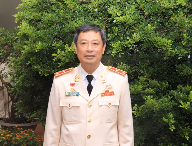 Trung tướng Lê Minh Hùng, Cục trưởng Cục Cảnh sát QLTG, CSGDBB, TGD. Trung tướng Lê Minh Hùng, Cục trưởng Cục Cảnh sát QLTG, CSGDBB, TGD.