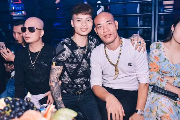 Dũng "trọc" và Khá "bảnh" trong một lần gặp nhau.