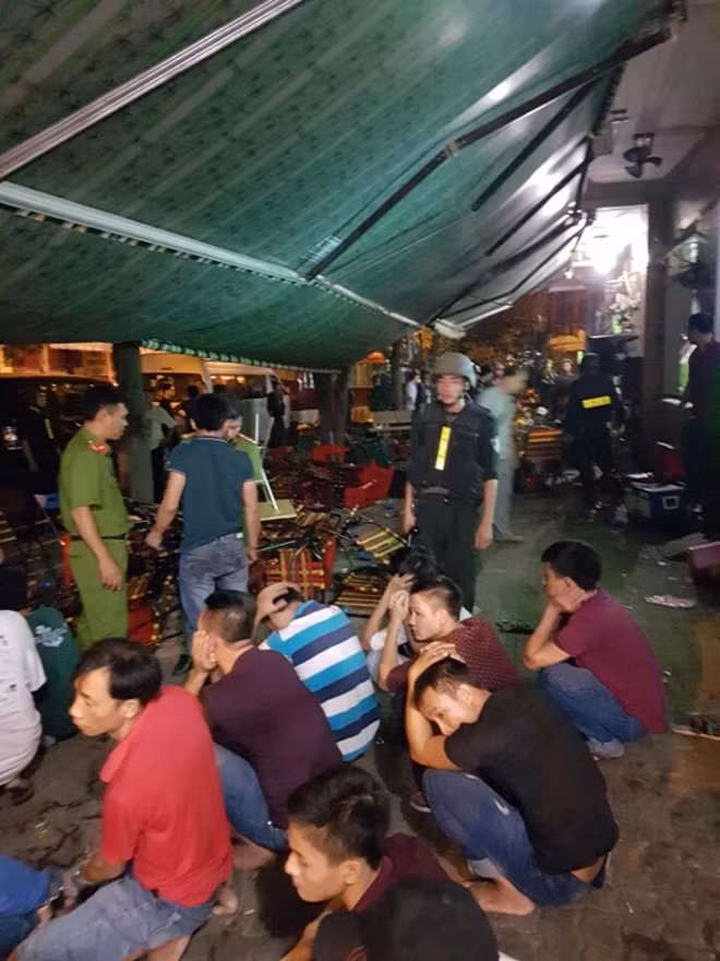 Các con bạc bị bắt giữ
