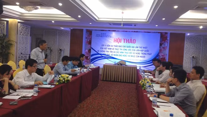 Các đại biểu đóng góp ý kiến và tham dự Hội thảo