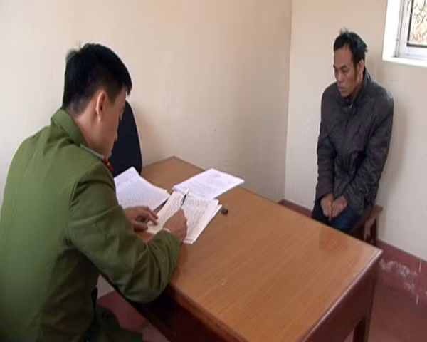 Đối tượng Ma Duy Tuân tại cơ quan công an.