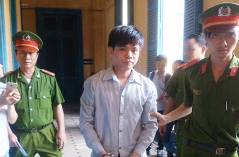 Bị cáo Chi sau phiên xử .