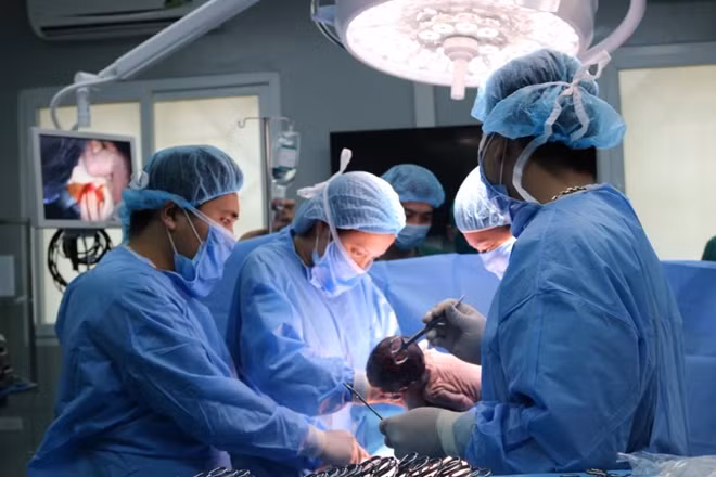 2 BV phối hợp mổ đẻ cứu sống bệnh nhân