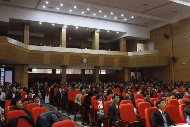 Đại diện nhiều bệnh viện dự hội nghị về quản lý chất lượng xét nghiệm