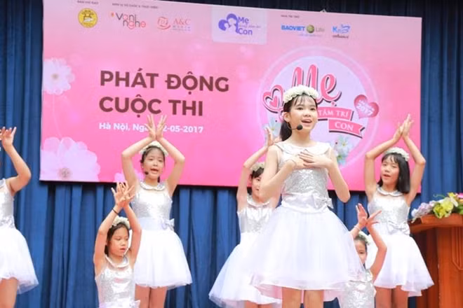Các em học sinh trường THCS Đoàn Kết, Hà Nội