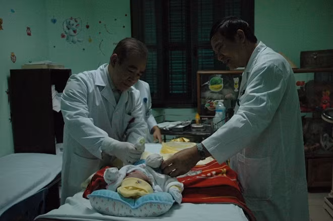 Kiểm tra sức khỏe cho trẻ sơ sinh bị bệnh bẩm sinh