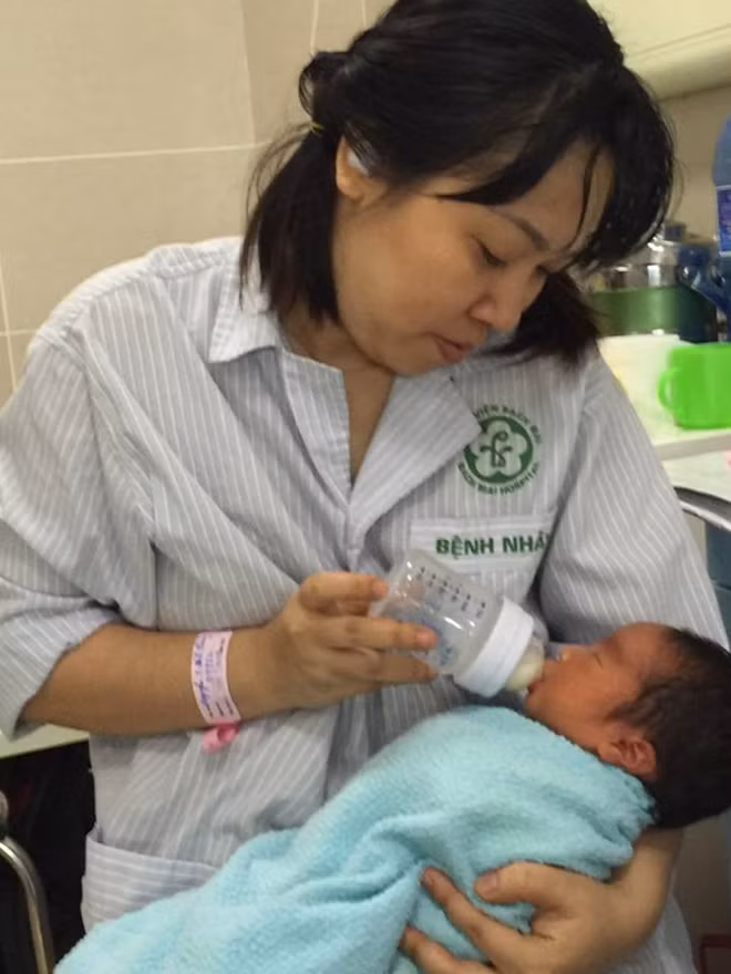 Chị Nguyễn Bích Thủy vui mừng đón đứa con đầu lòng sau 8 lần làm IVF thất bại