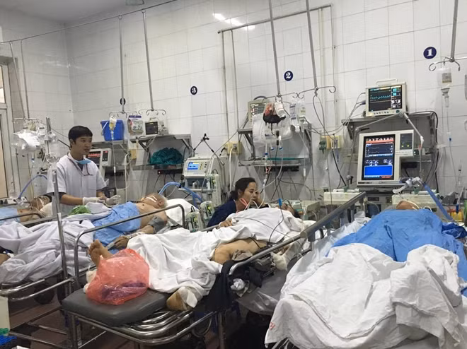 Dịp Tết Đinh Dậu, BV Việt Đức phải cấp cứu nhiều nạn nhân bị thương nặng do tai nạn giao thông và đánh nhau