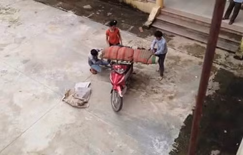 Một số hình ảnh vận chuyển người chết về nhà gần đây khiến dư luận quan tâm