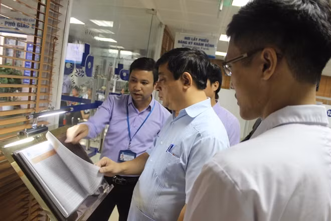 Đoàn công tác của Bộ Y tế kiểm tra hoạt động khám, chữa bệnh tại Bệnh viện Da liễu Trung ương