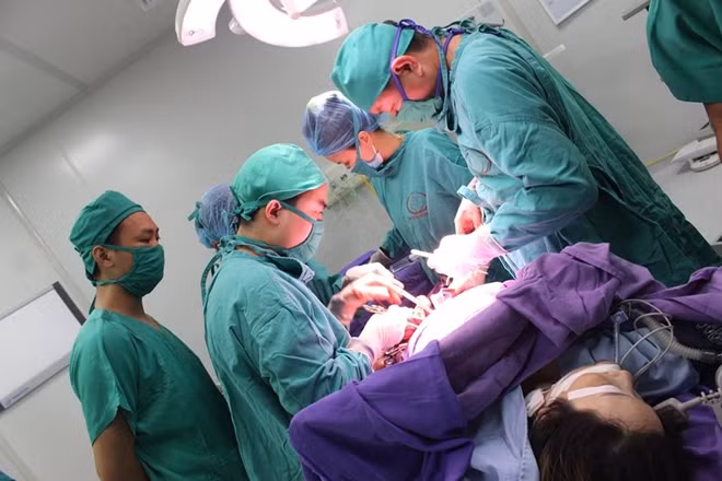 Ca mổ cứu sống sản phụ đã ngừng tuần hoàn