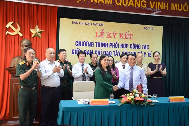 Lãnh đạo hai cơ quan tại Lễ ký kết.