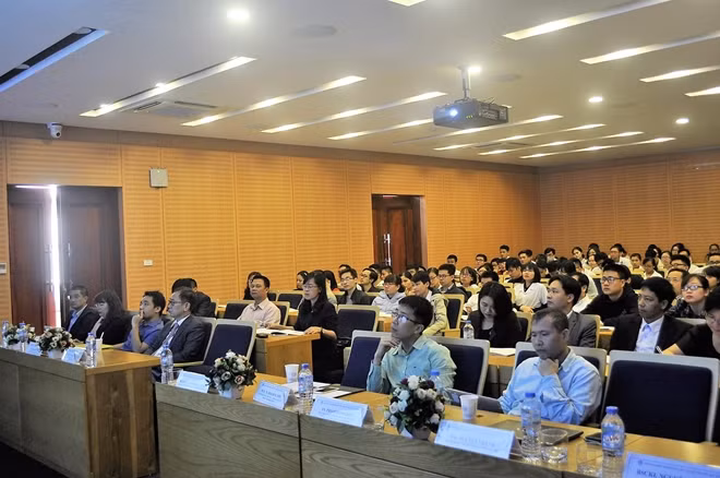 Nhiều chuyên gia tham dự hội thảo